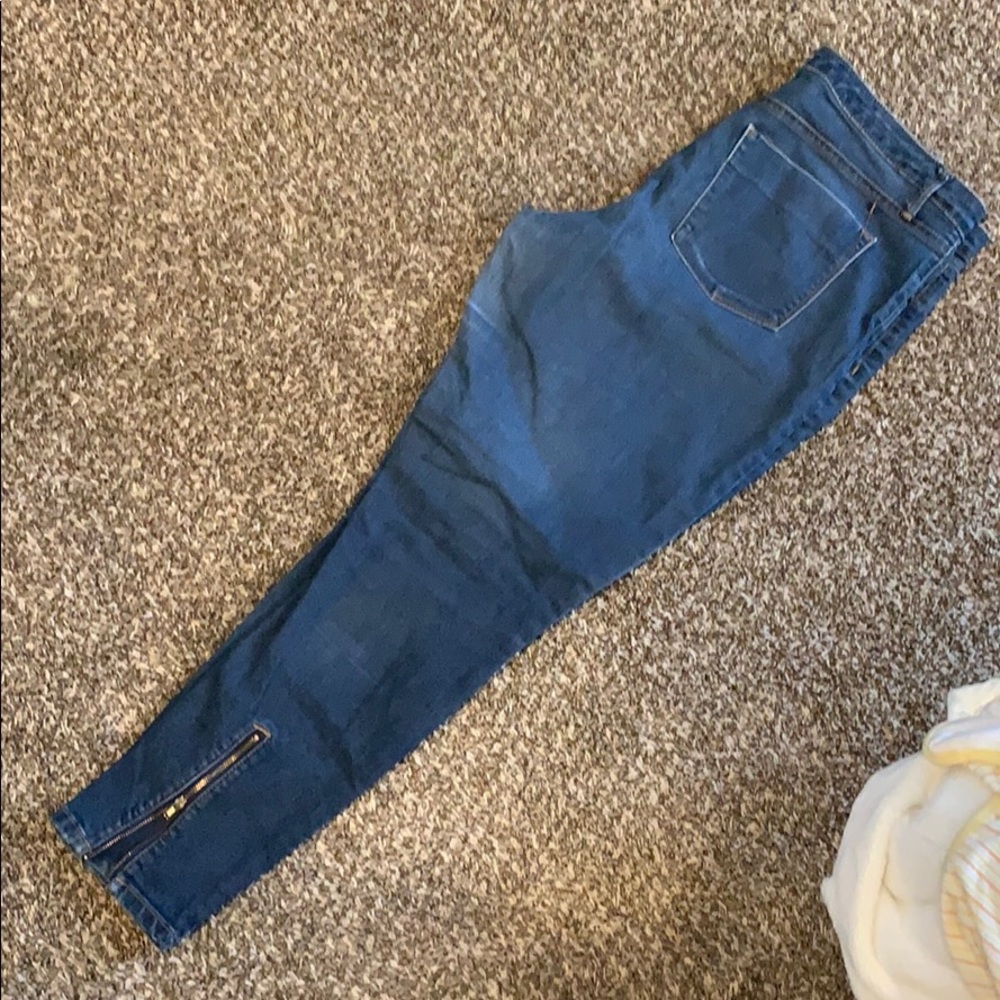 Jeans - Picture 3 of 6